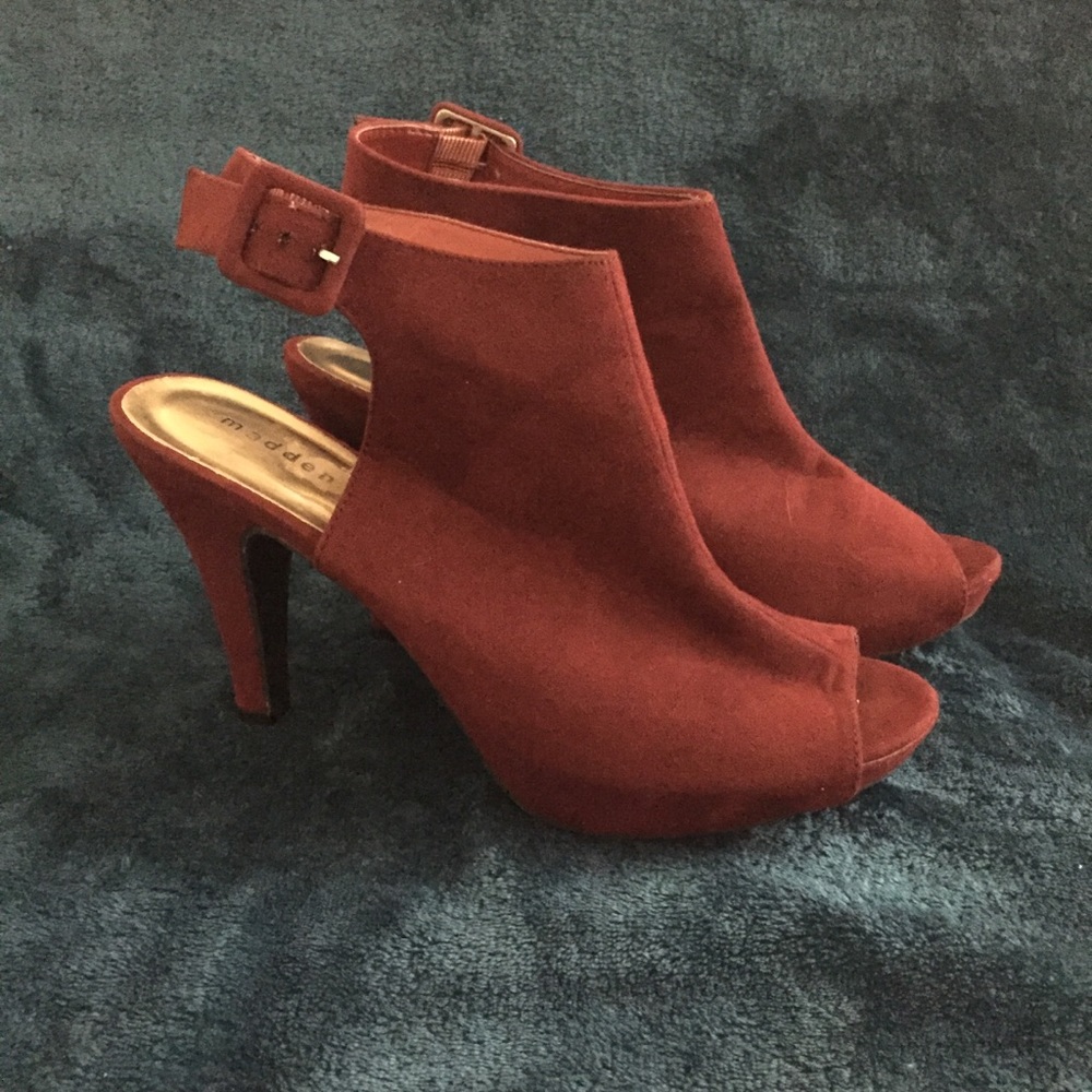 CUTE OPEN TOE HEELS